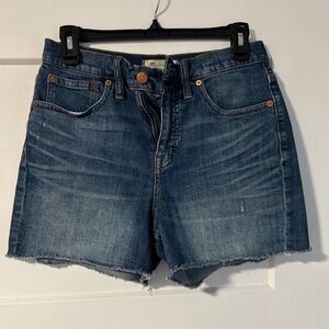 Madwell Jean shorts size 27, fitted
